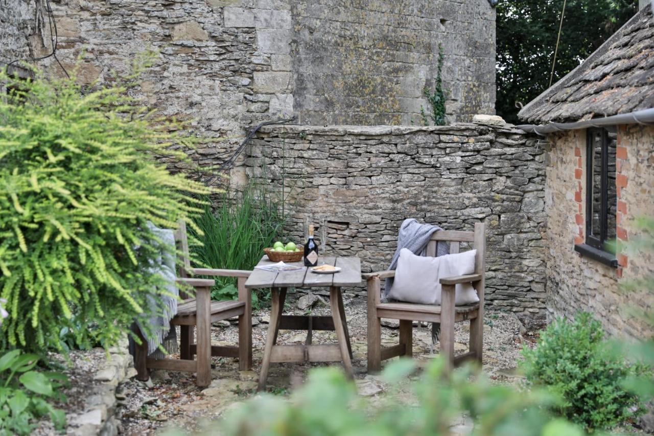 The Bothy Beverston Castle Tetbury Exteriér fotografie